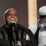 Gnarls Barkley vestido de Darth Vader en los premios MTV